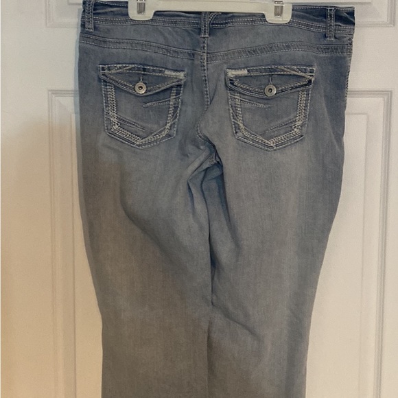 Denim Capri’s 18 inch flat waist measurement - Picture 4 of 8